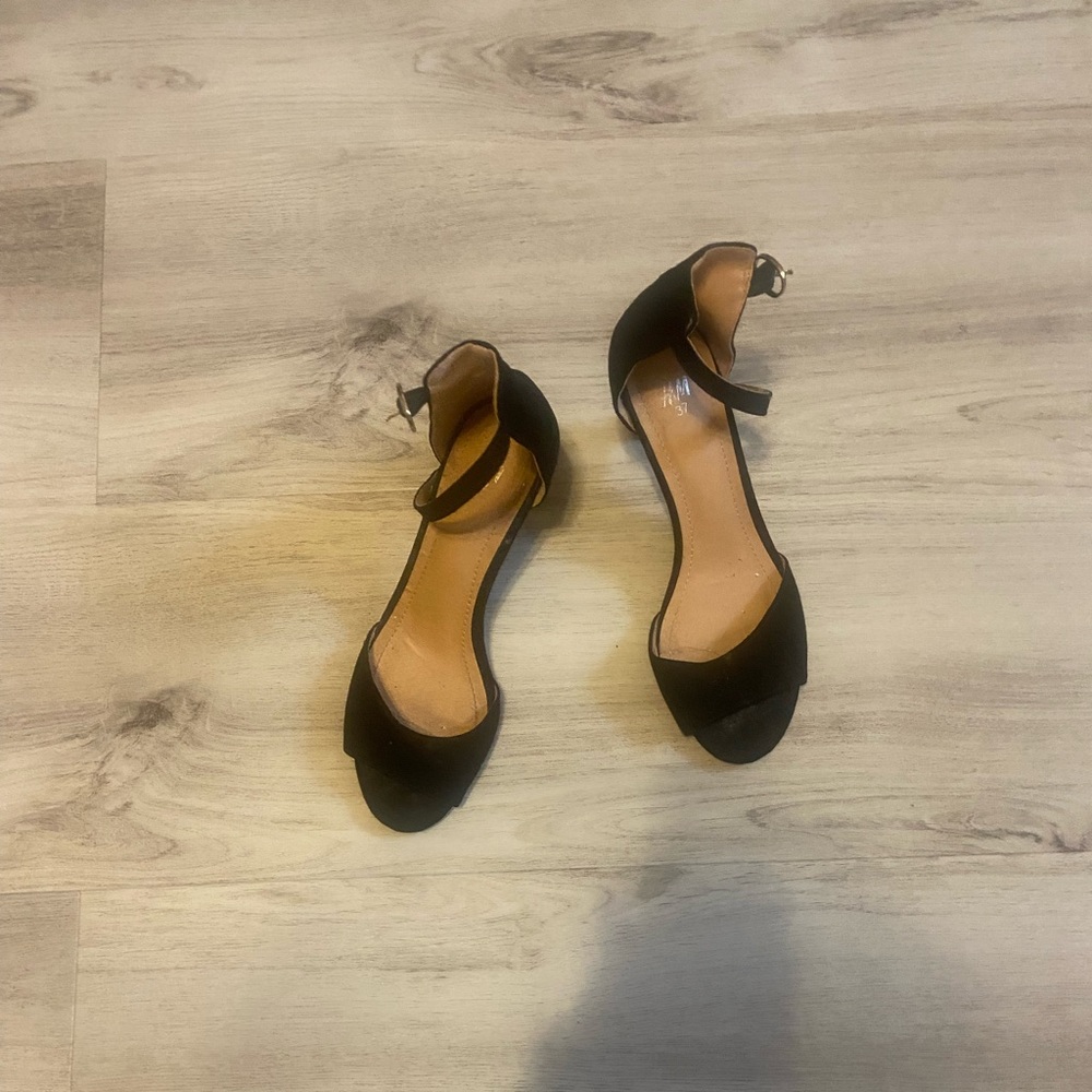 H&M Black Open-Toe Heels - Picture 2 of 4